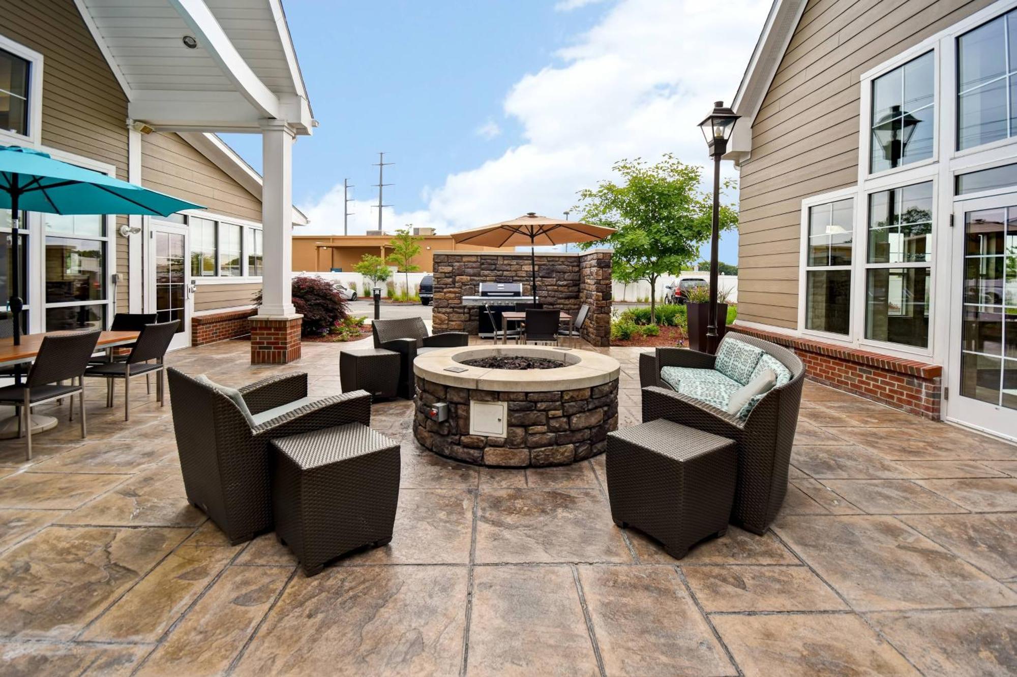 Residence Inn By Marriott Springfield Chicopee Exterior photo